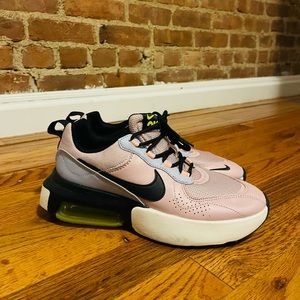 NIKE WOMENS SHOES